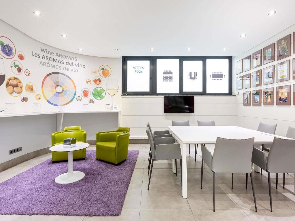 Ibis Styles Madrid Prado - Resim 45