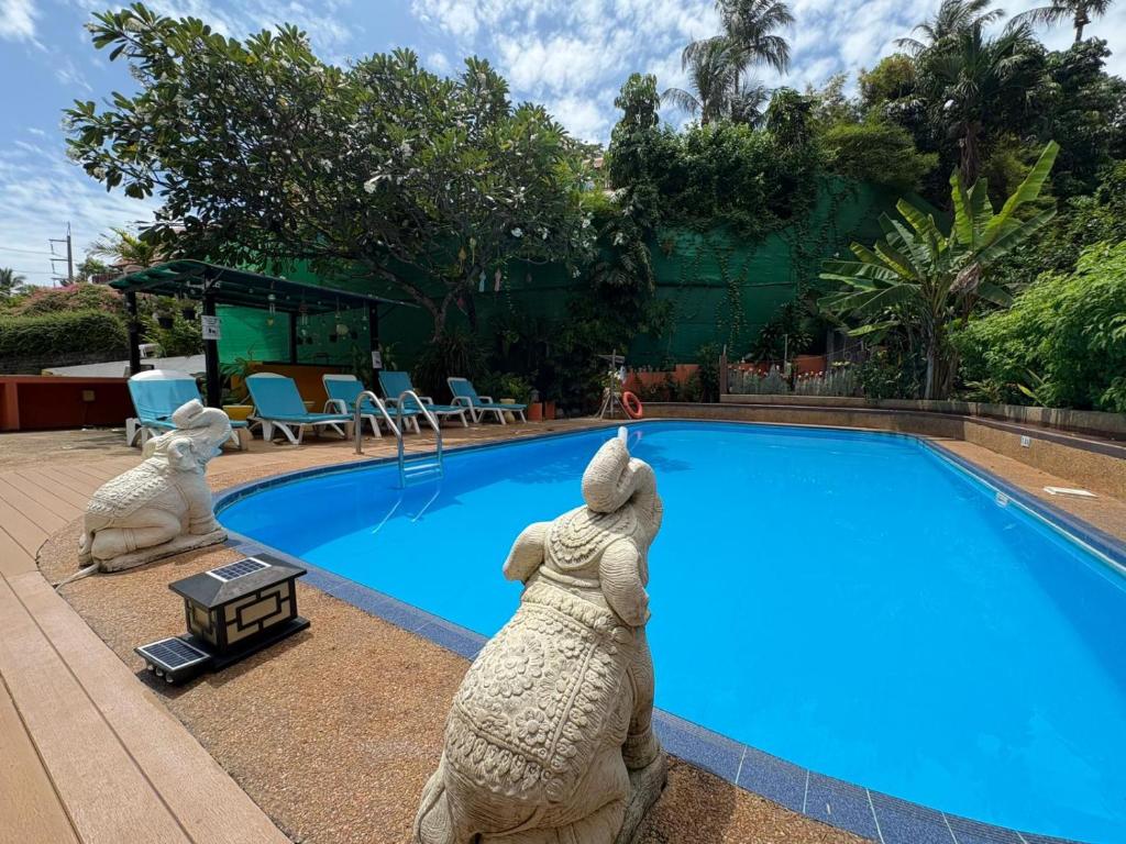 Beach Hotel Patong - PORTERHOUSE Boutique hotel