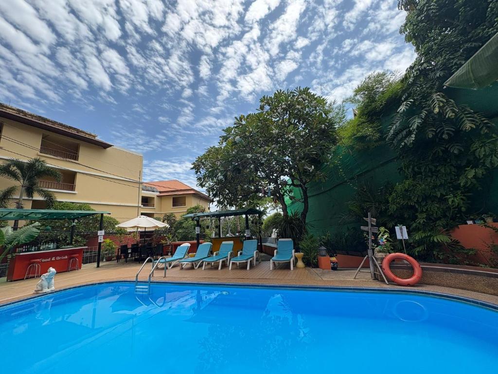 Beach Hotel Patong - PORTERHOUSE Boutique hotel - Resim 18