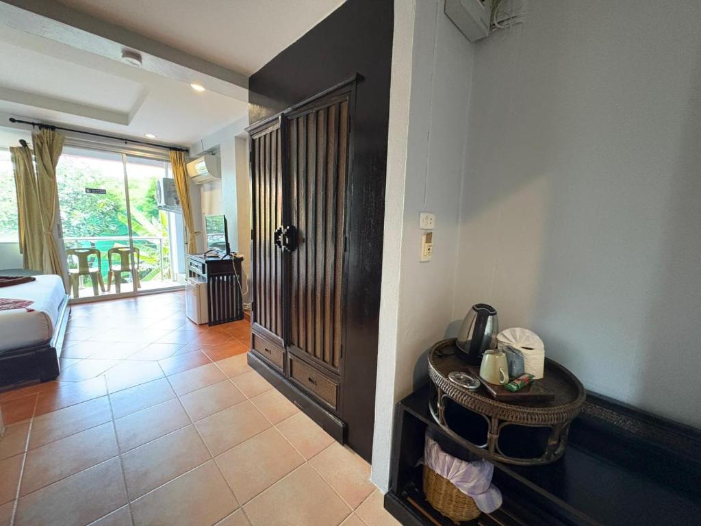 Beach Hotel Patong - PORTERHOUSE Boutique hotel - Resim 25