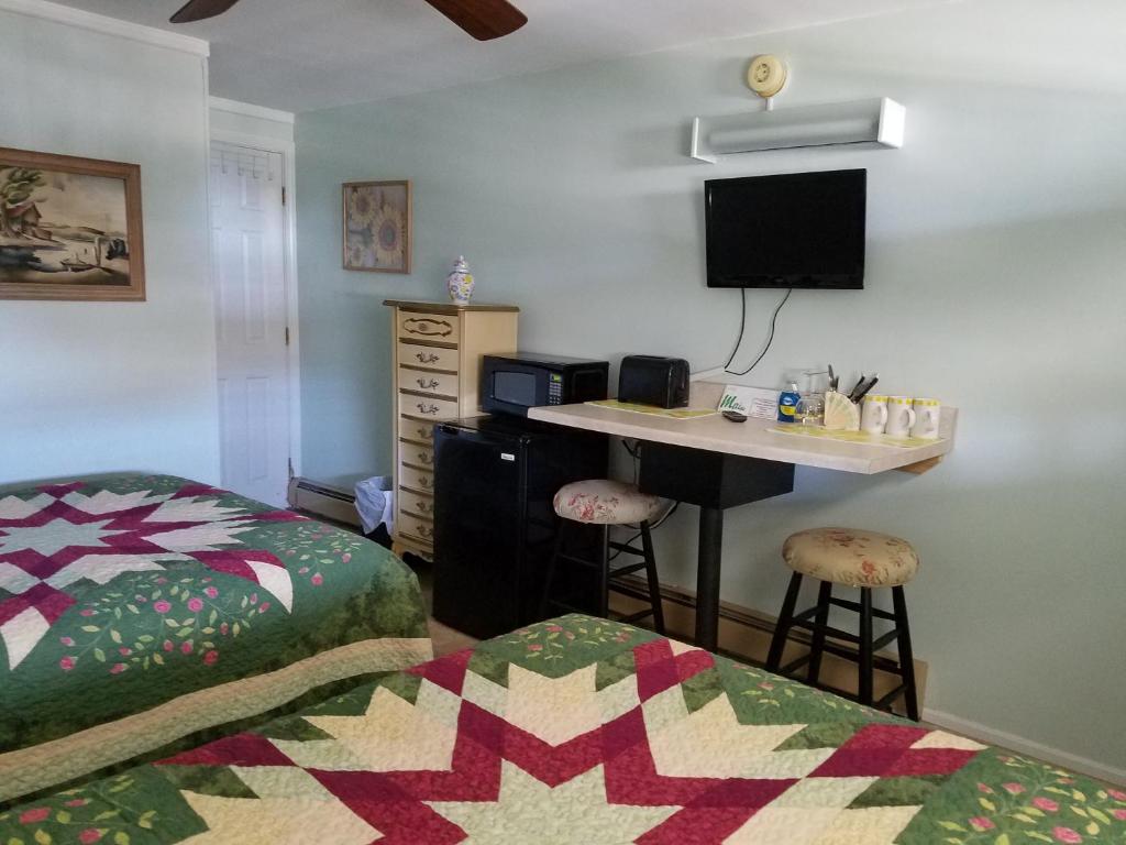 Crosswinds Motel photo