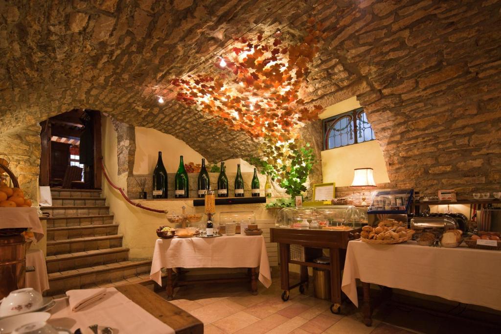 Fotografie z fotogalerie ubytování Hôtel Le Cep & Spa v destinaci Beaune