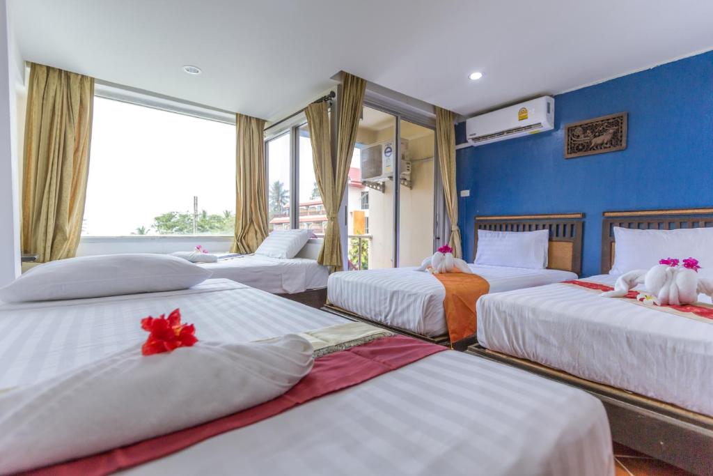 
Family Room with Balcony
