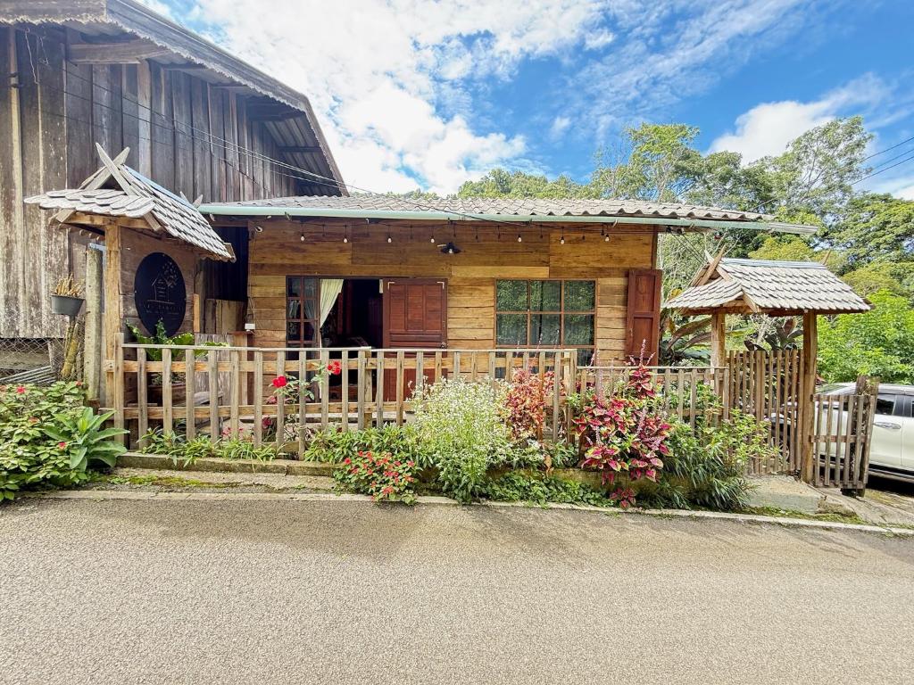 Bangunan di mana terletaknya rumah percutian