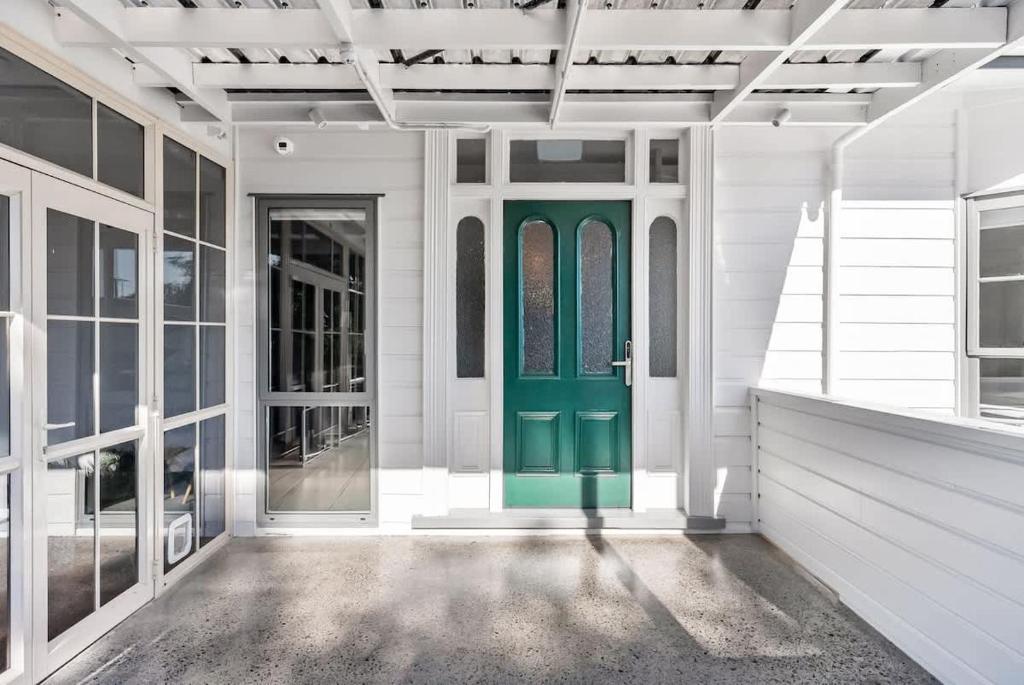 The Villa at Wolfe Street - Resim 17