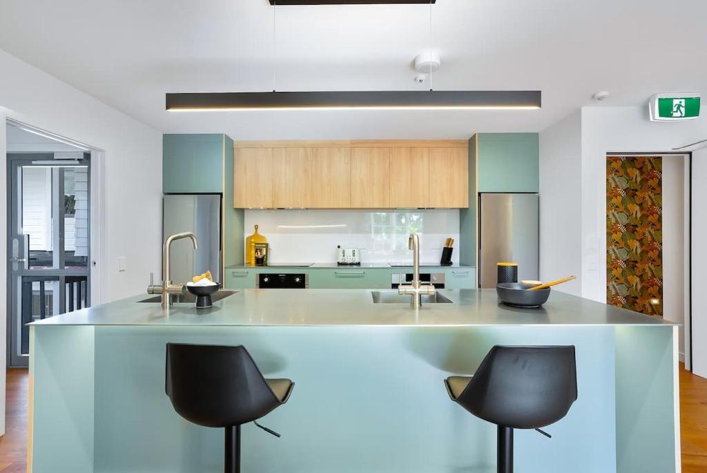 Queen Room at Wolfe Street - Resim 16