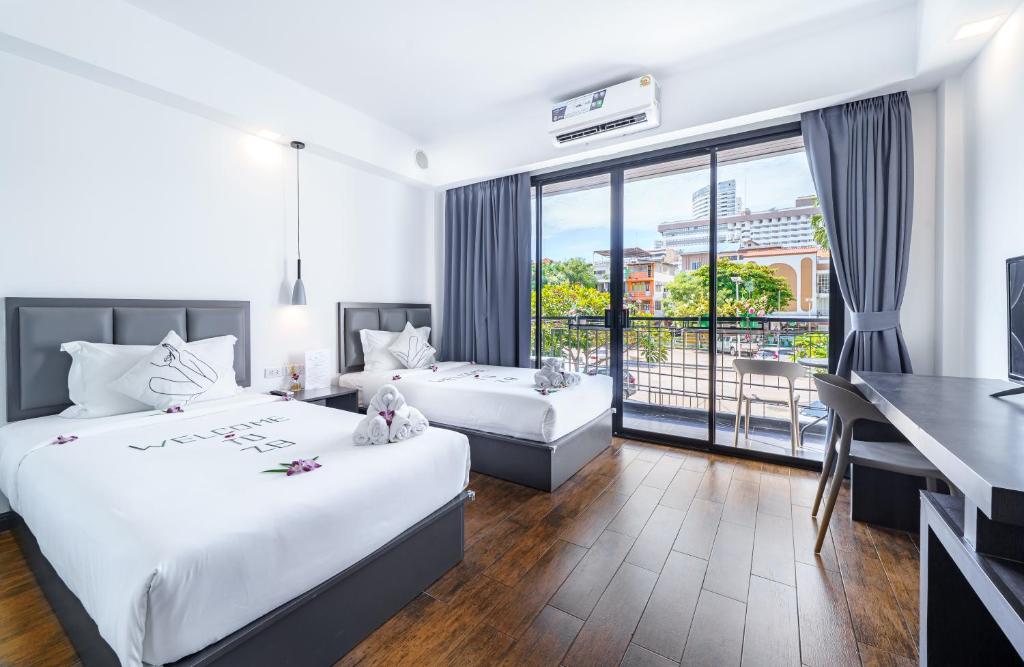 
Twin Room with Balcony
