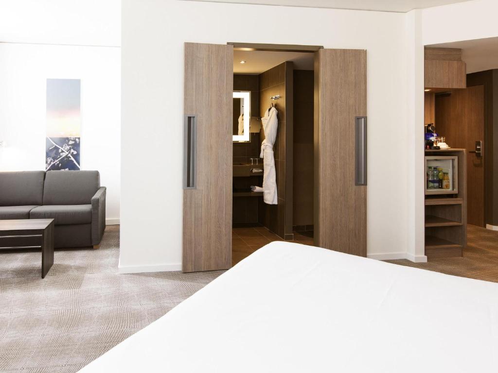 
Executive Queen Room with Sofa
