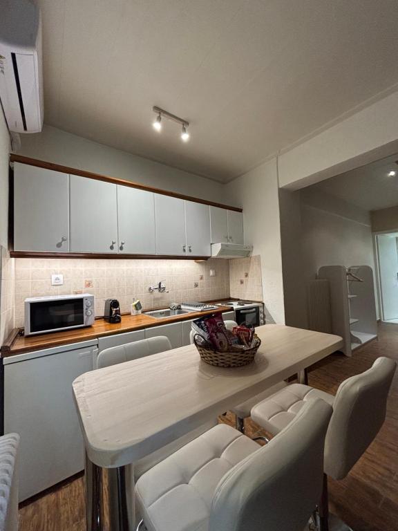 Ampolis Guest House - 7