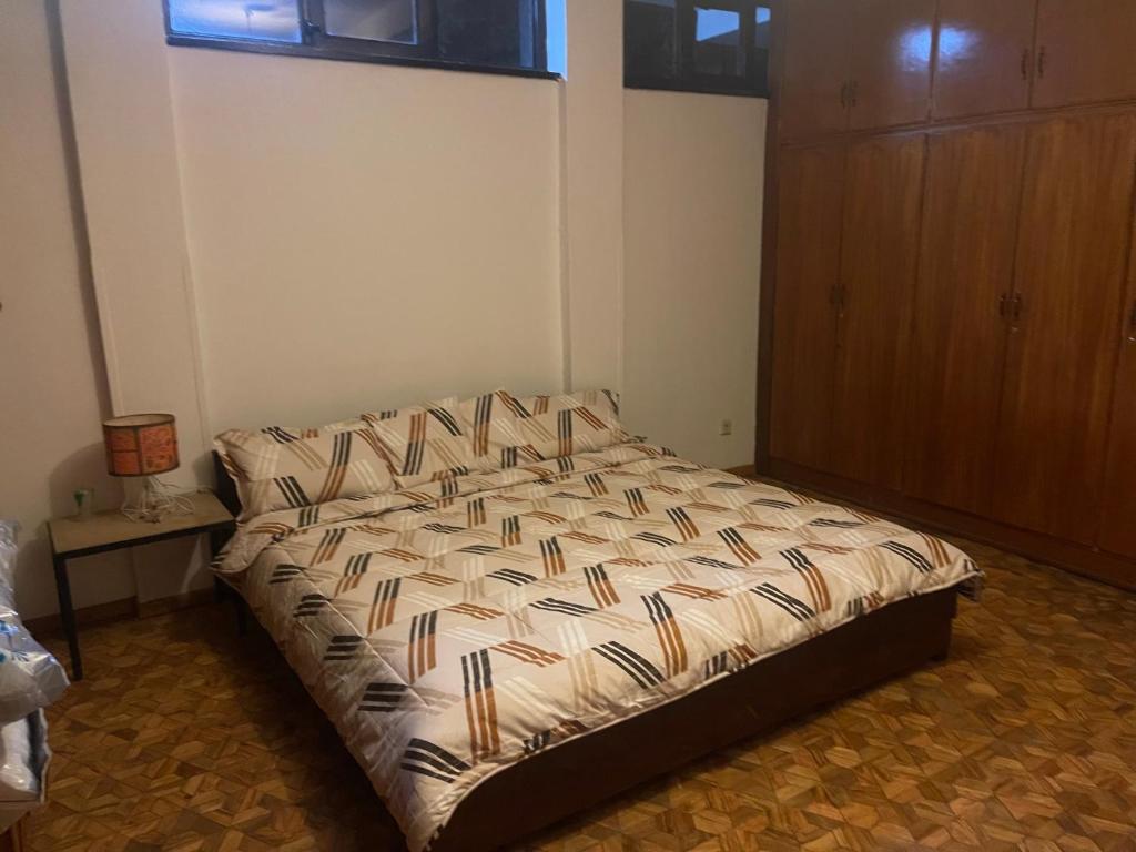 Postel nebo postele na pokoji v ubytování Comfy Living With Terrace & View