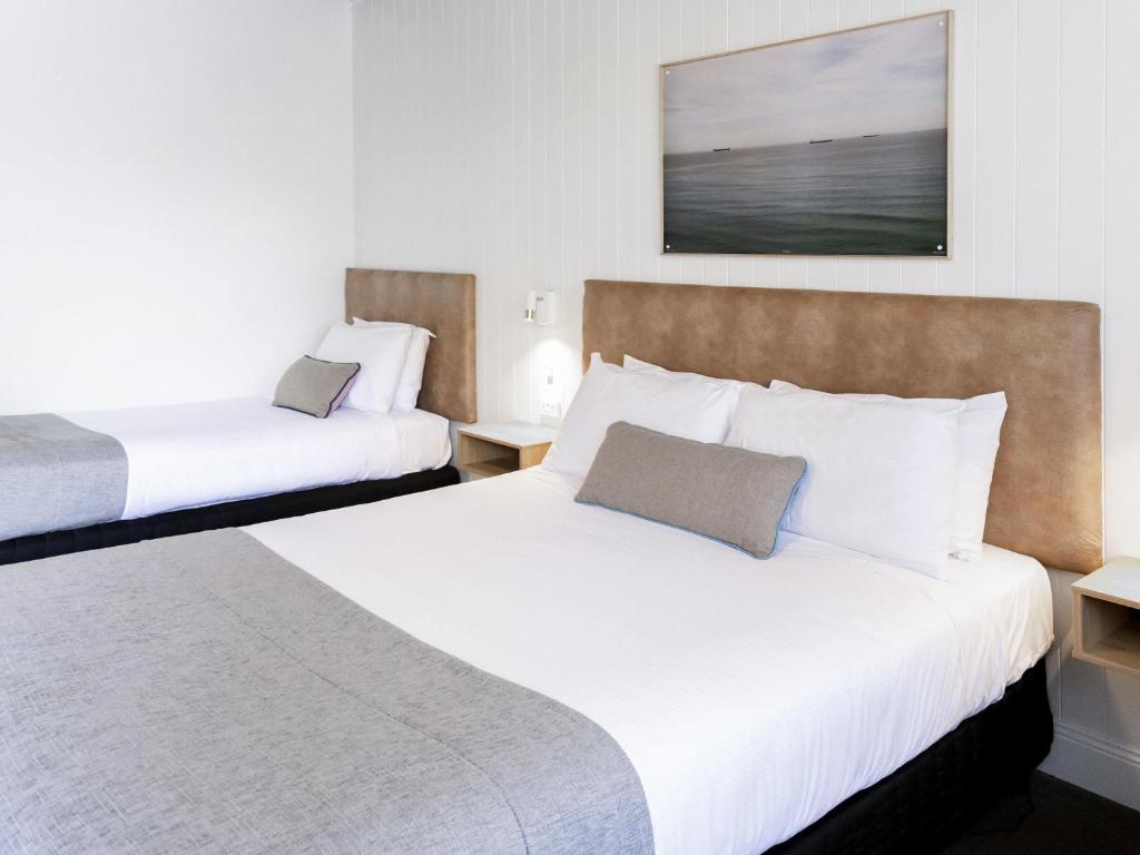 
Superior Room with Queen and Single Bed
