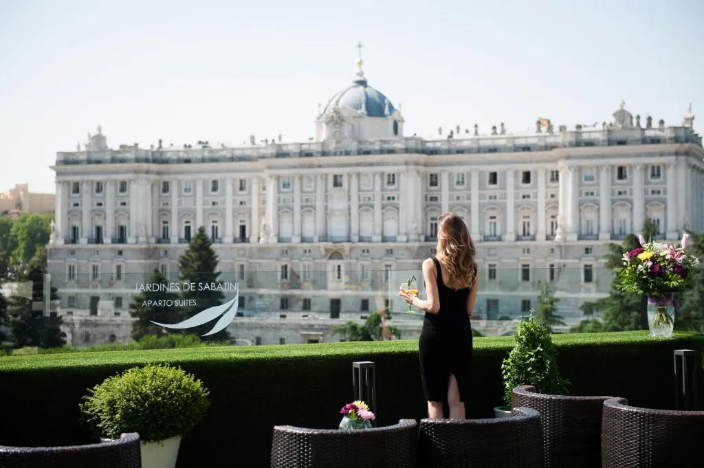 Apartosuites Jardines de Sabatini, Madrid, Spain