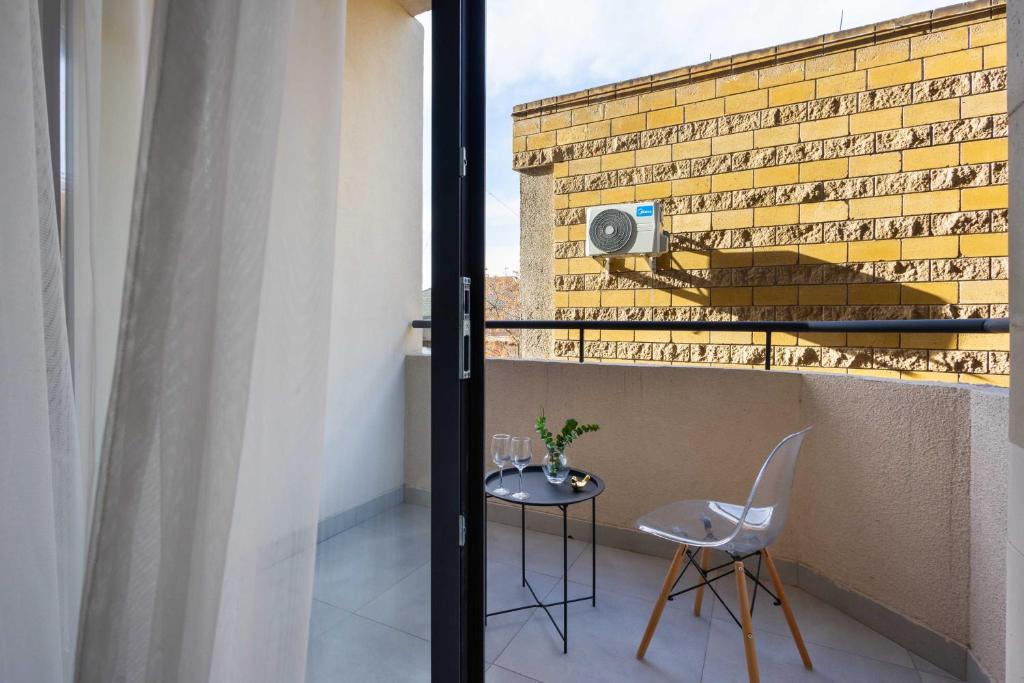 لابی و فضای عمومی Apartment KeyGo #0066 comfort and coziness in the city - تصویر ۵