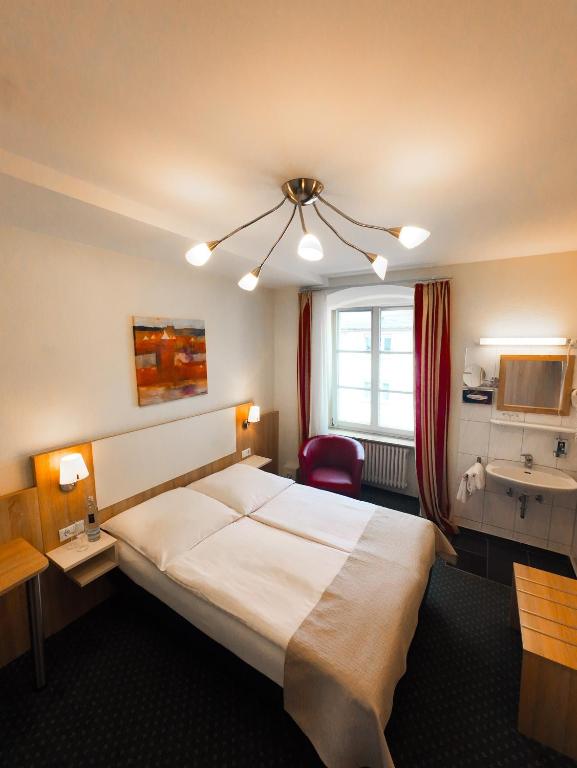Hotel Trierer Hof - Double Room With French Bed