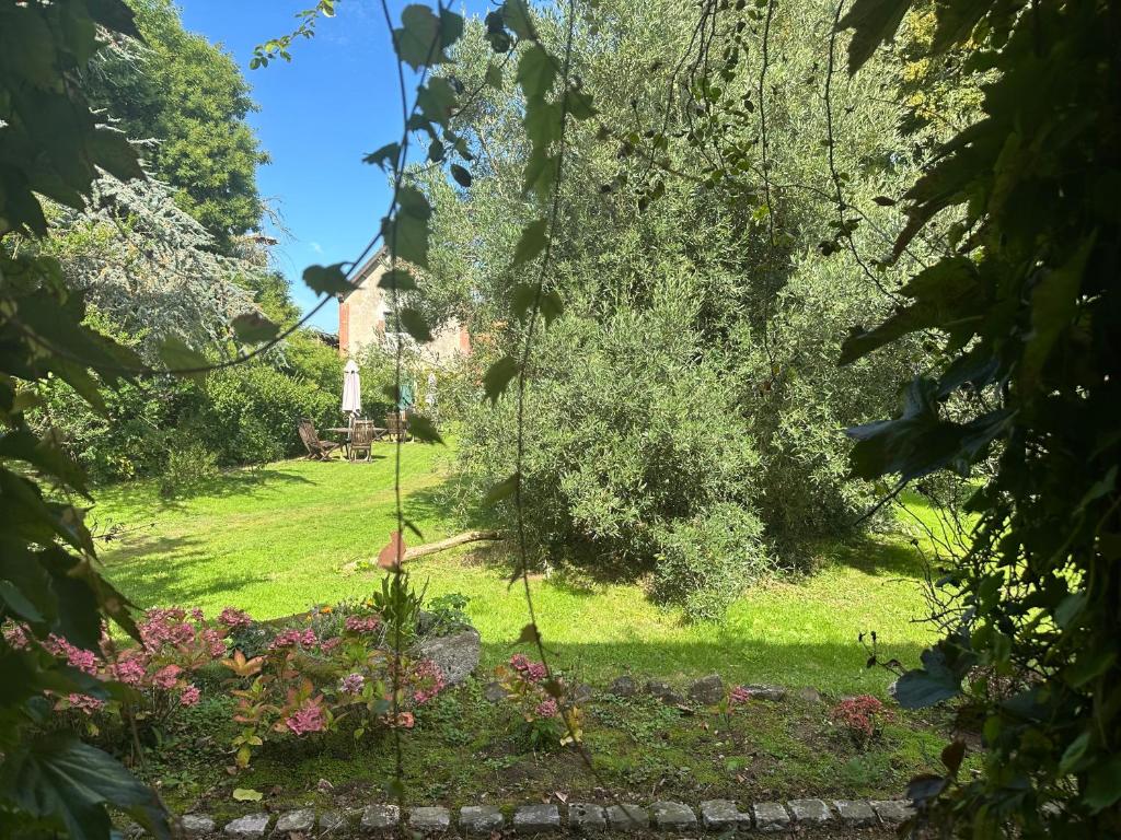 Logis Hôtel La Demeure du Perron - Double Room With Garden View