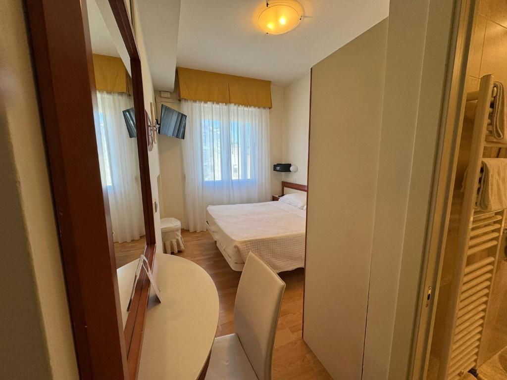 Hotel Aristeo Rimini fronte mare