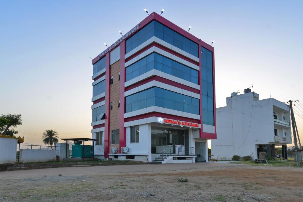 Foto dalla galleria di Hotel O Kitchen & Highway Inn ad Ābu Road