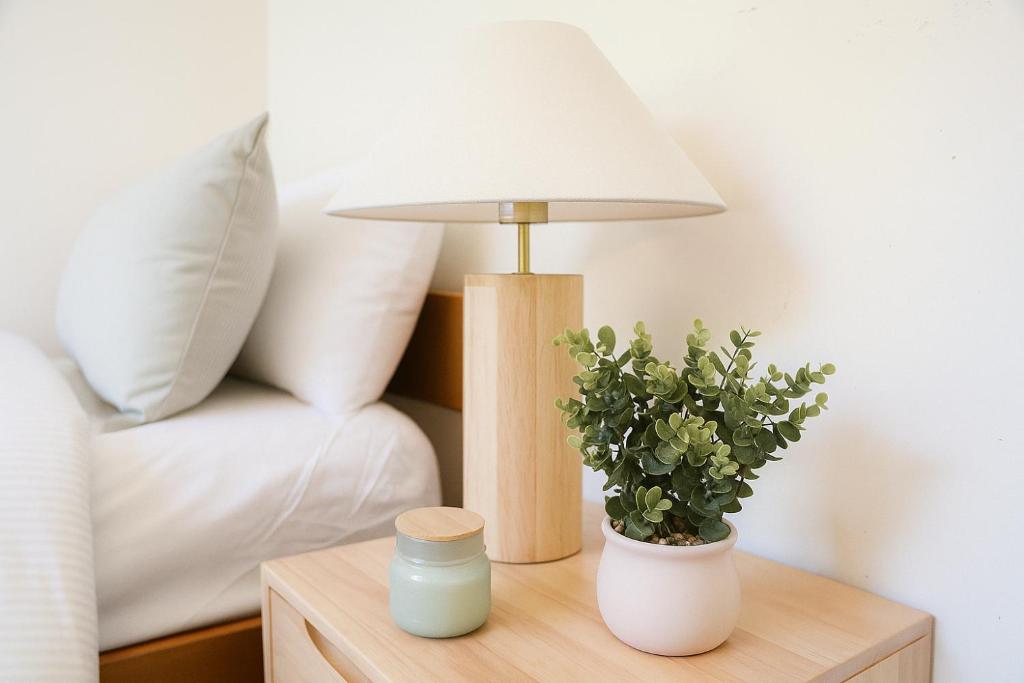 Skyline Sanctuary - Entire Aparment with Luxe Views, Espresso and Parking - Resim 10