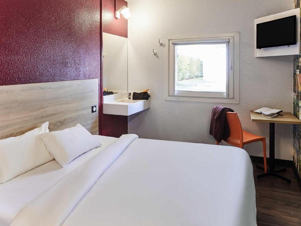 HotelF1 Paris Saint Ouen Marché Aux Puces - Resim 10