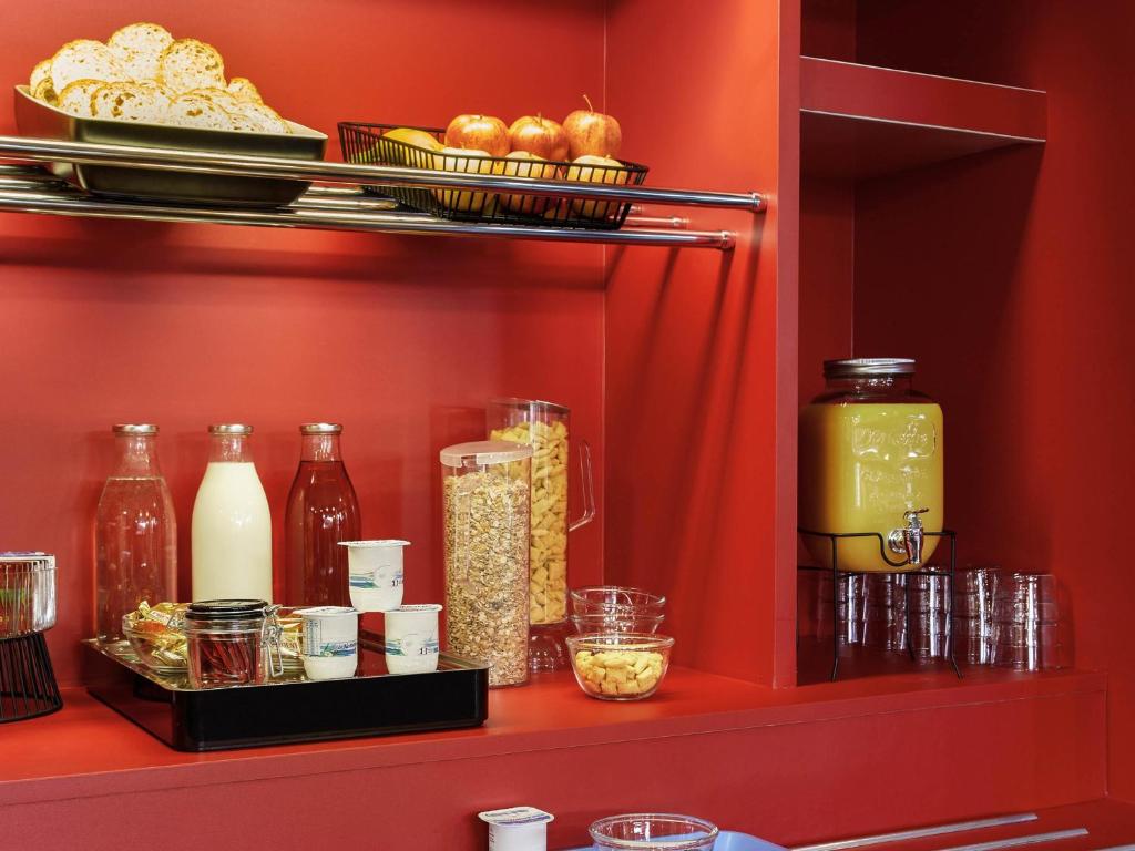 HotelF1 Paris Saint Ouen Marché Aux Puces - Resim 41