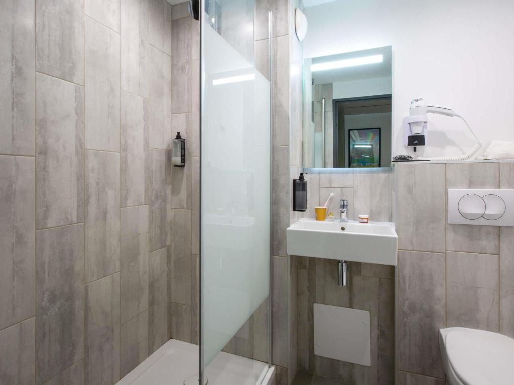 
Triple Room with Three Single Beds
