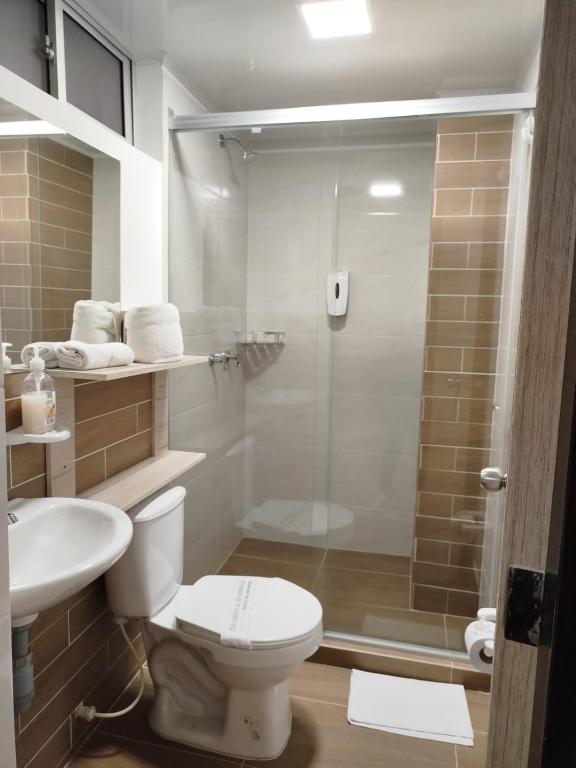 Hotel Monarka-Edificio - Vierpersoonskamer Met Eigen Badkamer