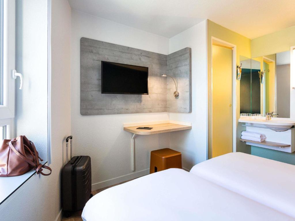 ibis budget Bordeaux Centre - Gare Saint Jean - Triple Room With Two Single Beds And One Bunk Bed