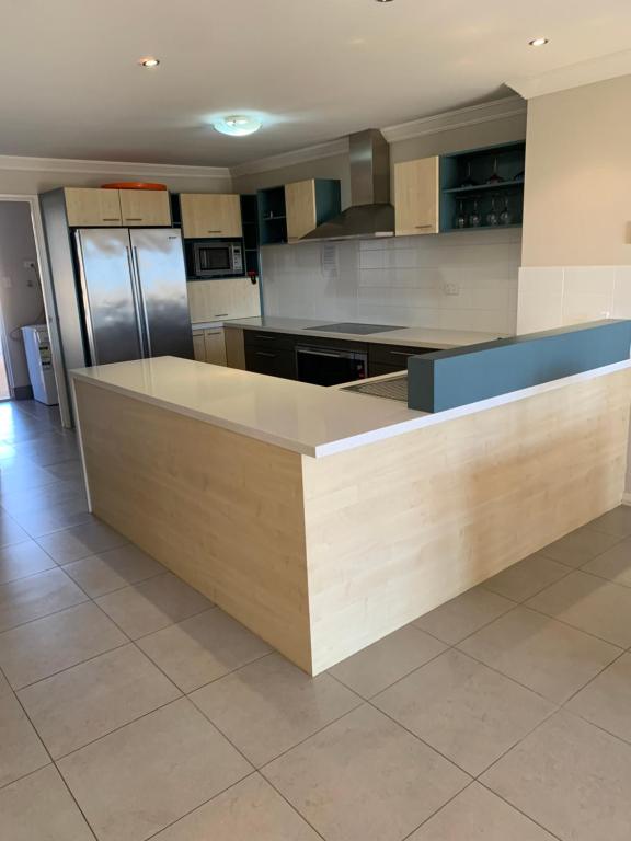 Dapur atau dapur kecil di Port Denison Resort Villa