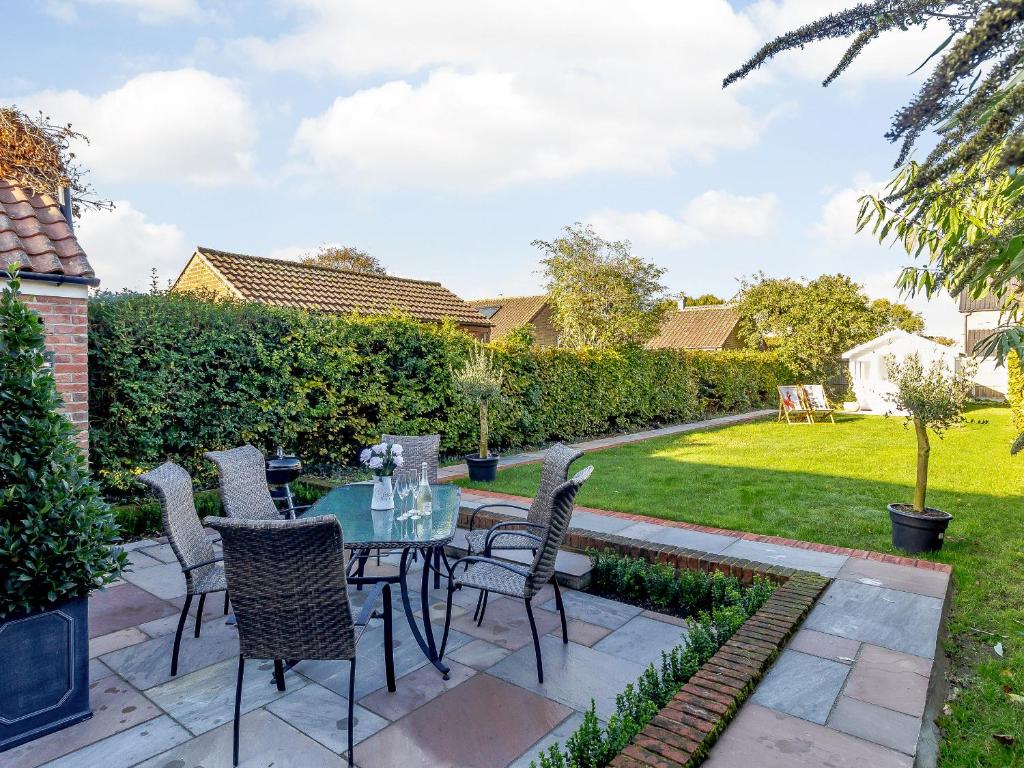 En have udenfor Robin Cottage