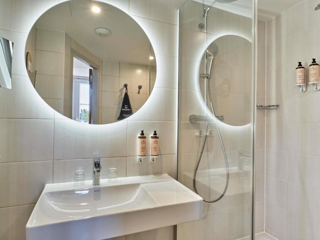 Mercure Paris Notre Dame Saint Germain des Prés - Resim 38