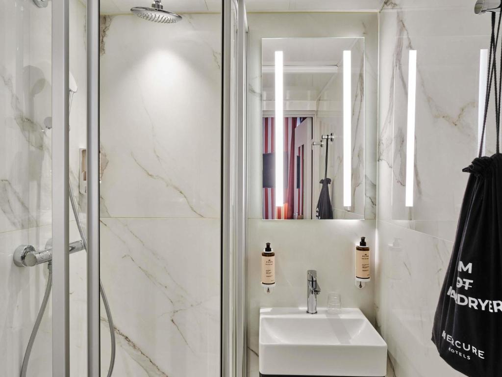 Mercure Paris Notre Dame Saint Germain des Prés - Resim 34