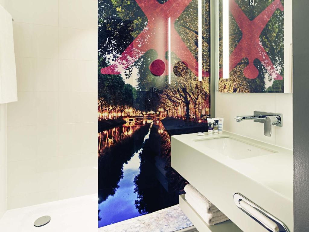 Mercure Hotel Düsseldorf Zentrum - Resim 12