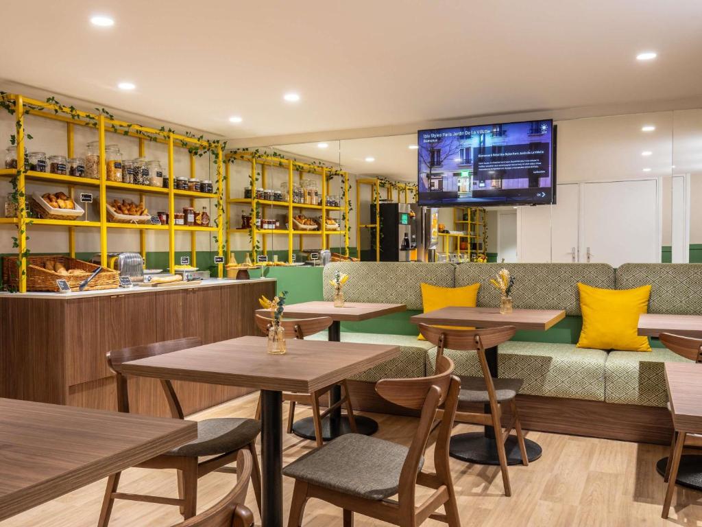 Ibis Styles Paris Jardin de la Villette - Rénové en 2025 - Resim 4