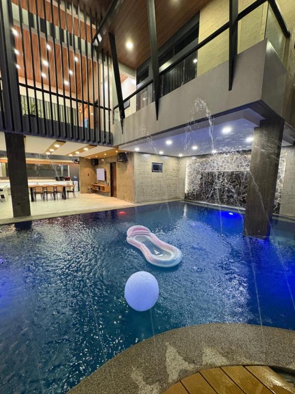 Kolam renang di atau dekat dengan Theriz Private Contemporary Spring Resort