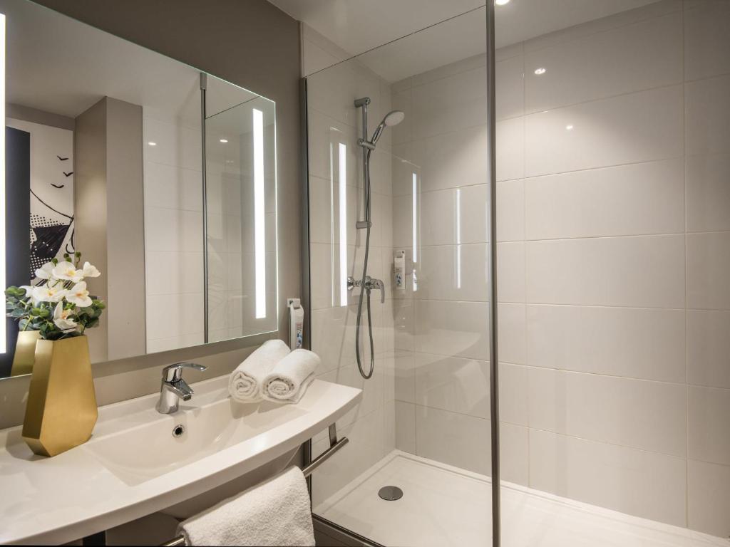 ibis budget Nice Californie Lenval - Triple Room With One Double And One Pull-Out Bed