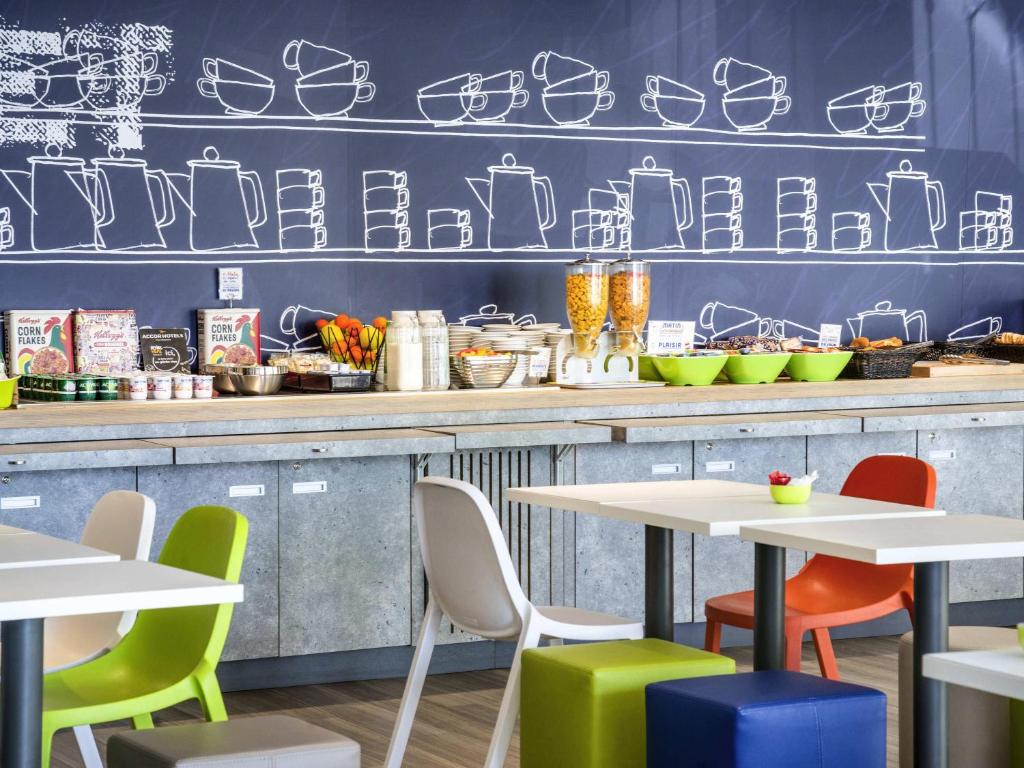 ibis budget Nice Californie Lenval - Resim 36