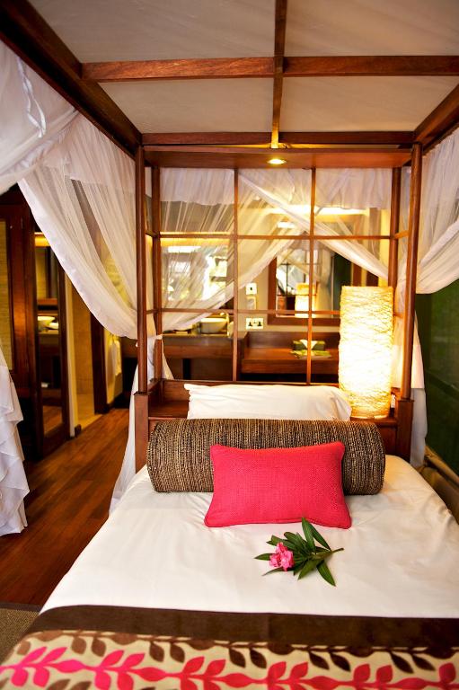 Ein Bett oder Betten in einem Zimmer der Unterkunft Samburu Intrepids Tented Camp