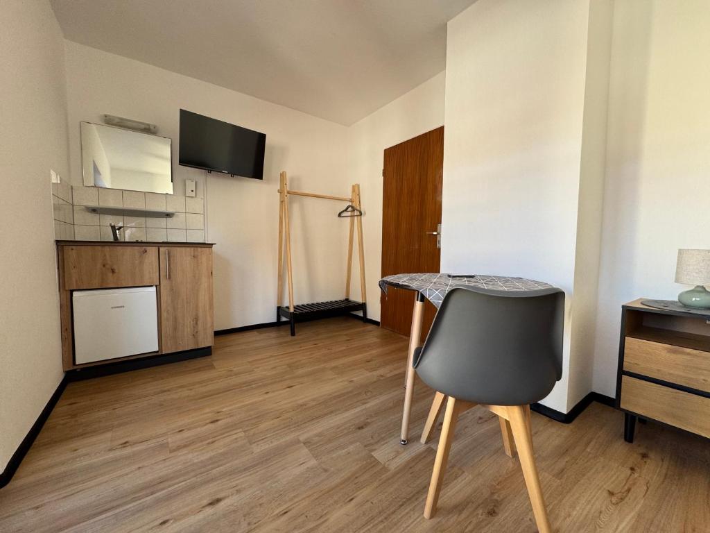 Zur goldenen Krone Pension Stadtallendorf - Standaard Eenpersoonskamer Met Gedeelde Badkamer