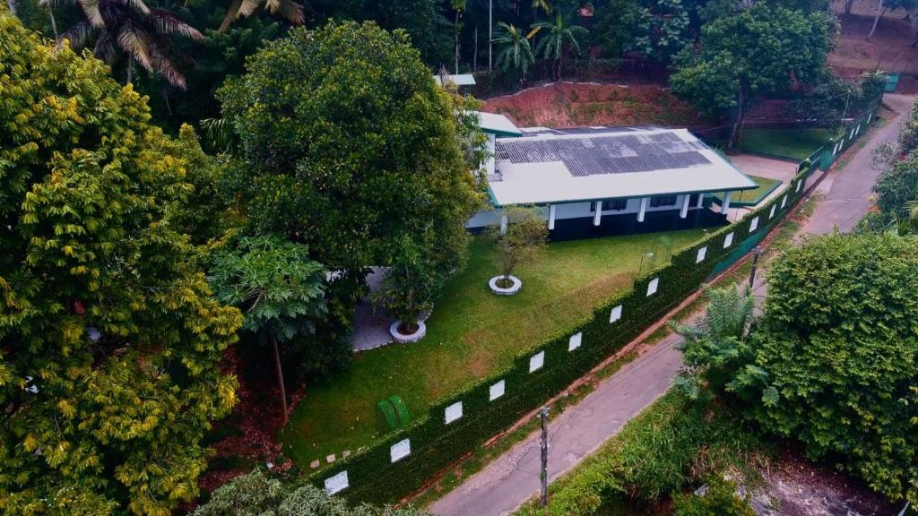 En have udenfor Highgarden Hideaway Bungalow - Peradeniya