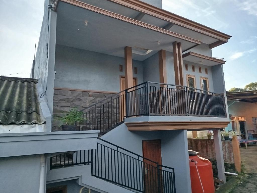 Μπαλκόνι ή βεράντα στο Bromo Jay House Homestay II