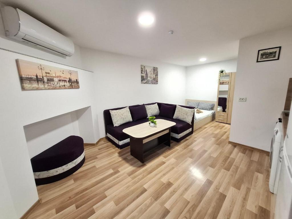 Ruse Charm Studio 3 - Housity