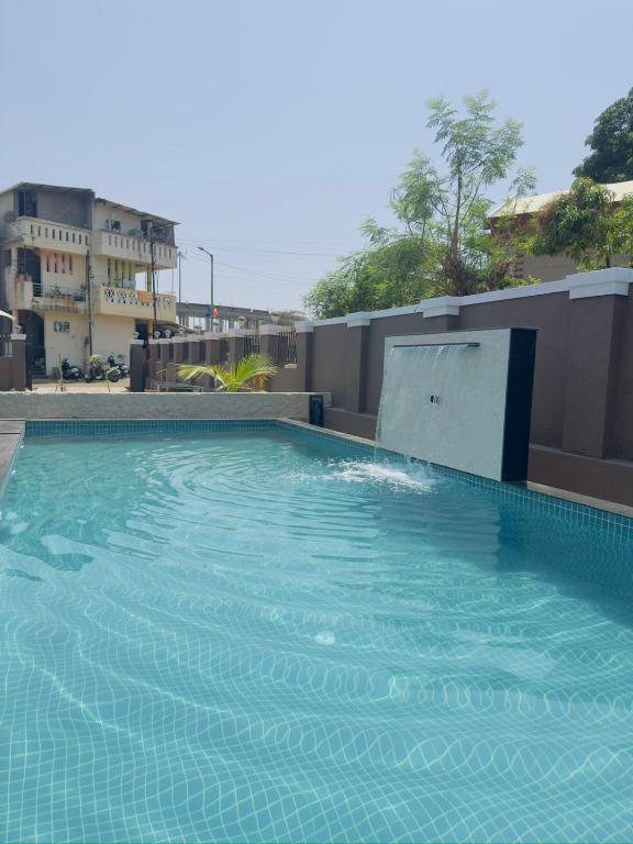 Bazén v ubytování Dolally Pool,Jacuzzi and bar by Villagram, nebo v jeho okolí
