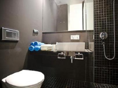 Apartamentos Hiedra y Tapinería Mercado Central, Valencia ...
