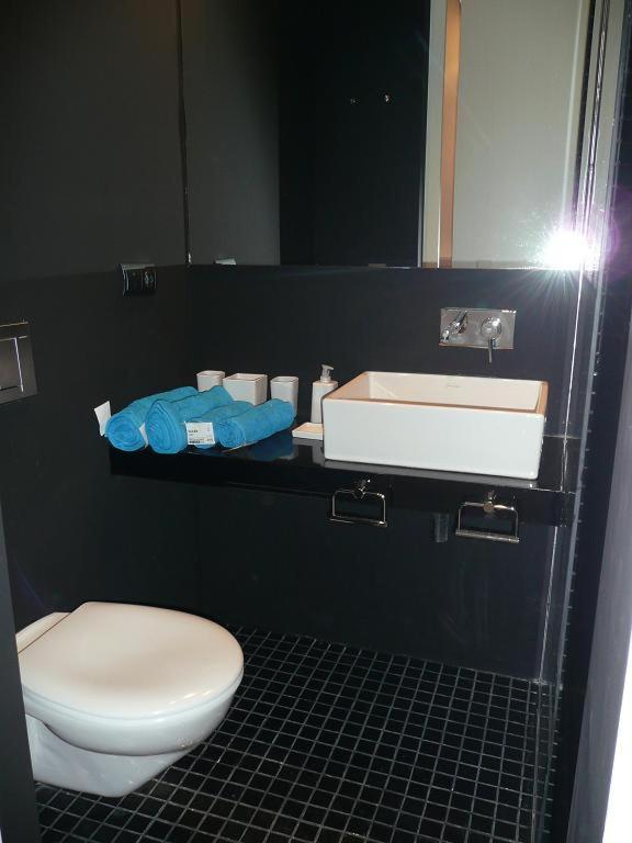 Apartamentos Hiedra y Tapinería Mercado Central, Valencia ...