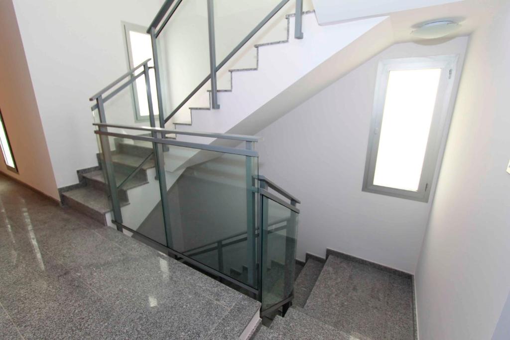 Apartamentos Hiedra y Tapinería Mercado Central, Valencia ...