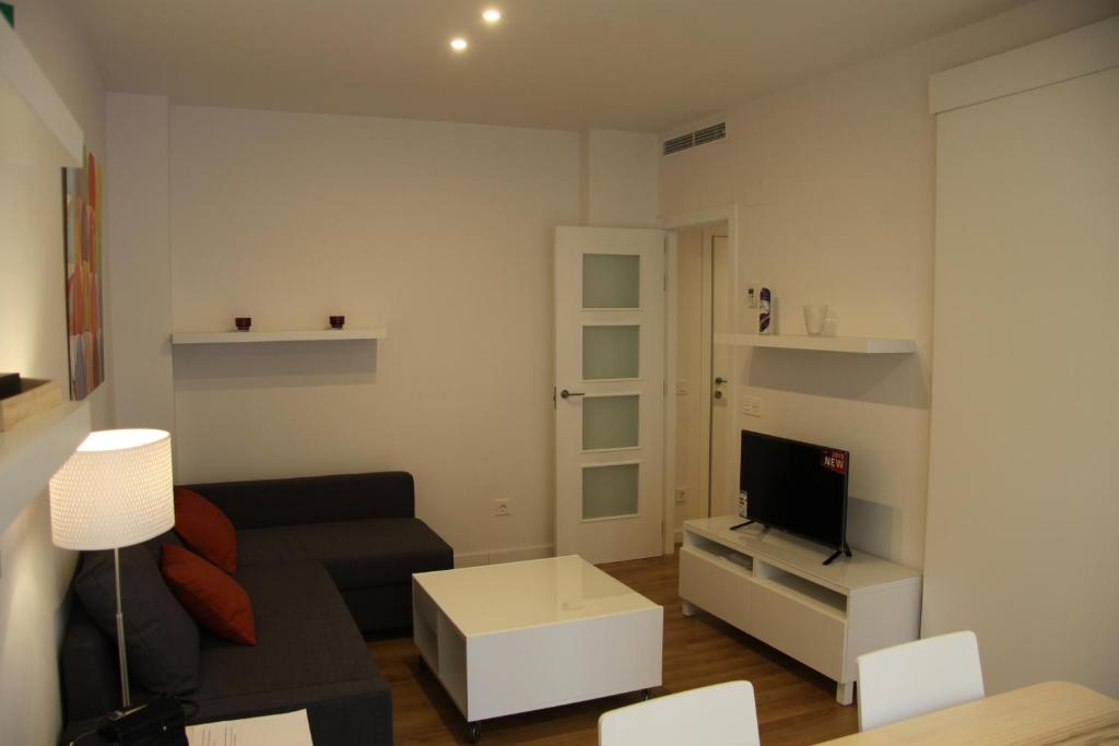 Apartamentos Hiedra y Tapinería Mercado Central, Valencia ...