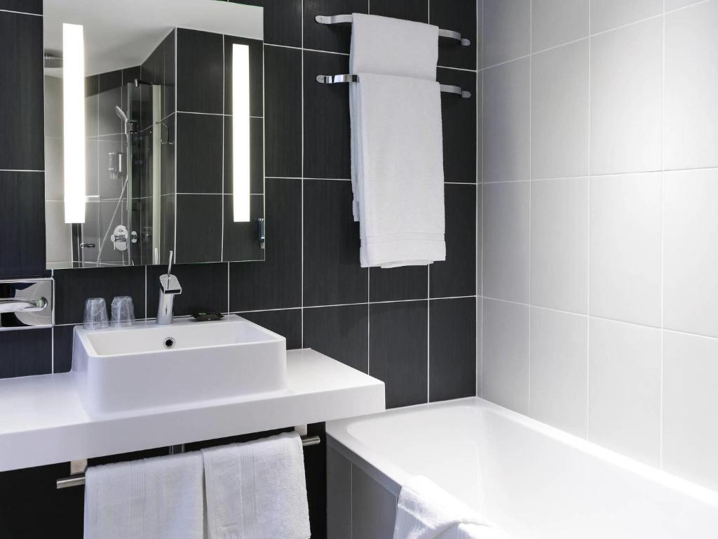 Novotel Suites Paris Expo Porte de Versailles - Resim 18