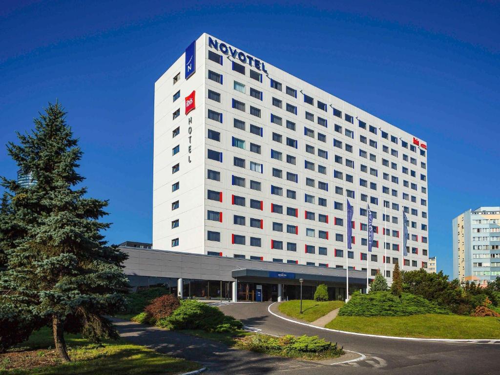 Novotel Wroclaw Centrum - Resim 7