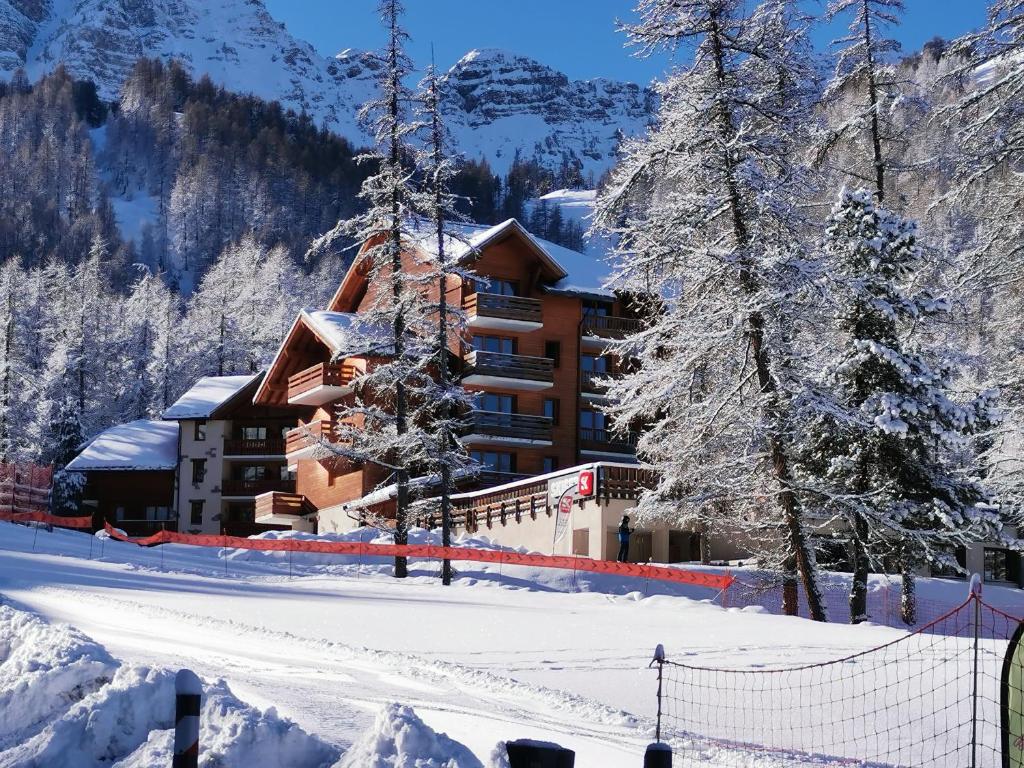 Résidence L'Albane, 4 pers, skis aux pieds, piscine et parking trong mùa đông