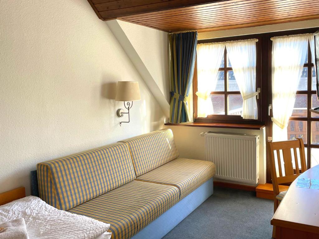 Gästehaus Tönisvorst - Single Room With Balcony